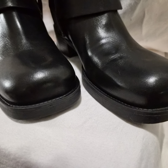 Arezzo Clara Leather Block Boot - Picture 7 of 17